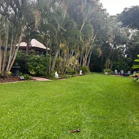 Synergy Beachside Nudist Retreat Hervey Bay Exterior photo