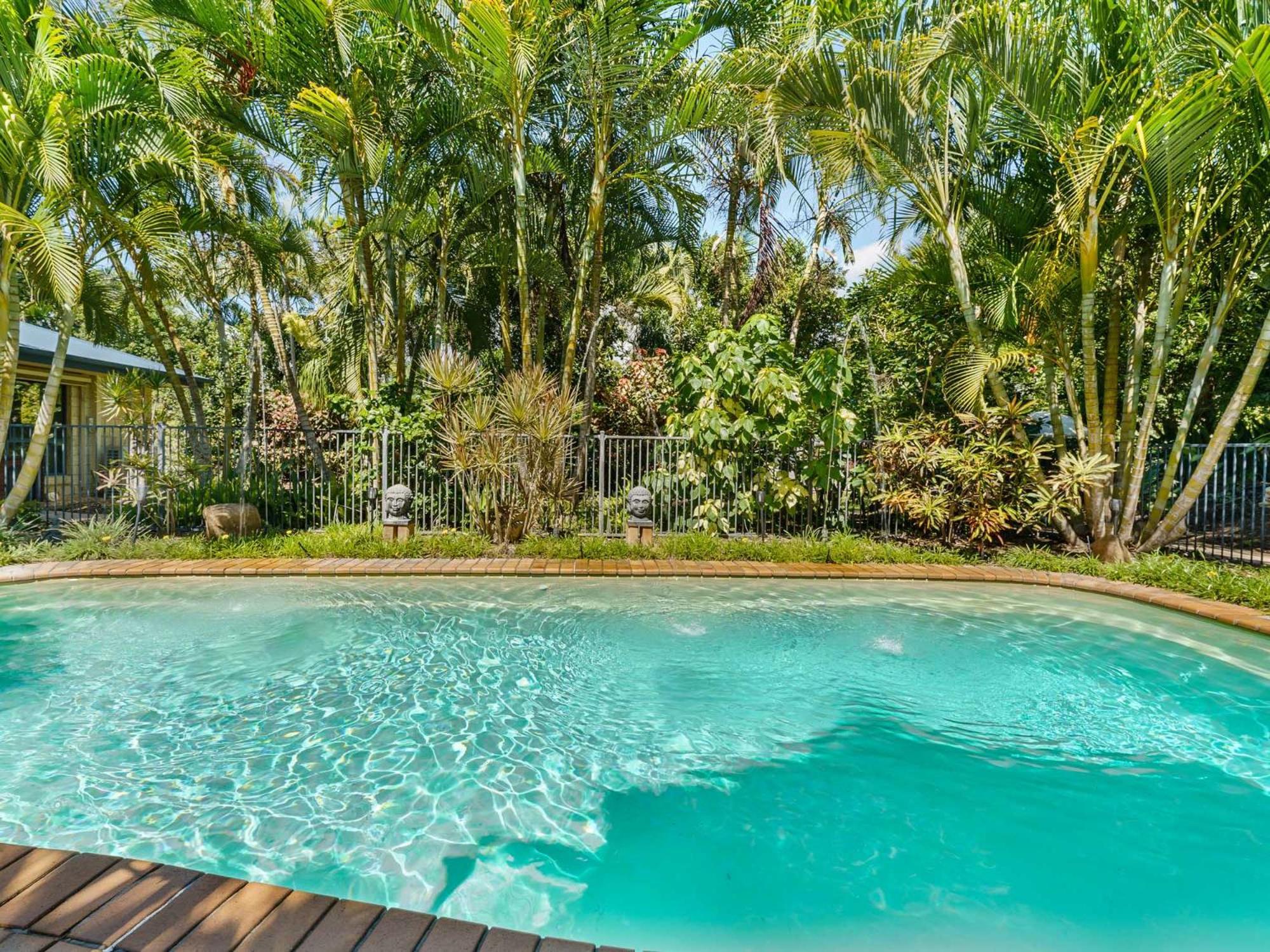 Synergy Beachside Nudist Retreat * Hervey Bay